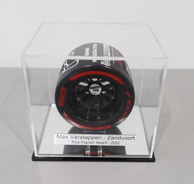 1/5th Max Verstappen Zandvoort 2022 Pirelli Pole Position Award Tyre Display - Image 1 of 4