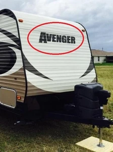 Rimorchio da viaggio Prime Time Avenger 2014 - decalcomanie camper tappo anteriore - SOLO NOME - Foto 1 di 3