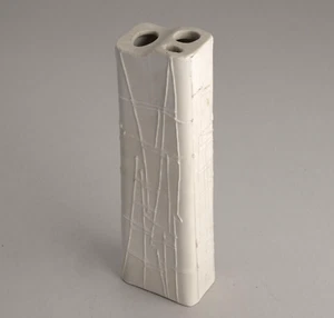 Jarrón de cerámica blanco Arabia Finlandia de Karl Heinz Schultz-Köln 8-1/2 pulgadas - Imagen 1 de 5