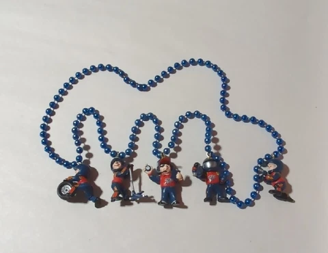 RARE NASCAR JEFF GORDON #24 DUPONT PIT CREW FIGURES MARDI GRAS BEAD NECKLACE Cover