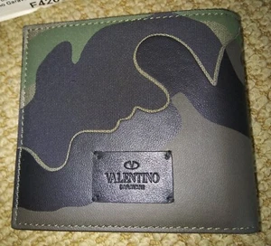 VALENTINO GARAVANI 'Camouflage' Authentic Men's Bi-Fold Leather Wallet Camo NWT! - Picture 1 of 20