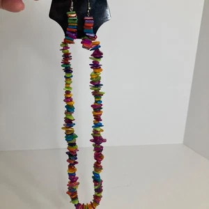 Collar y pendientes colgantes de 2" con cuentas de vidrio concha multicolor de 8,5" - Imagen 1 de 5