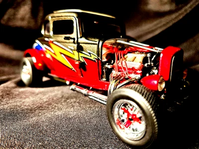 Franklin Mint 1932 Ford Deuce Coupe "ROCKIN' ROD" 1:24 Scale Inv. #5465 - Image 1 of 4