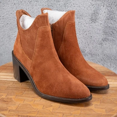 Botín de gamuza con tacón Pretty Little Bird de Seychelles para mujer talla 6 en coñac Foto 1 de 4