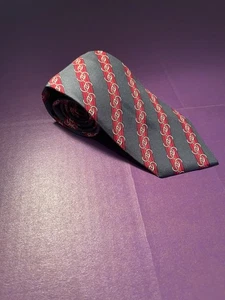 Corbata Hermes Paris 100% seda - 7248 MA - Hecha en Francia - Verde y roja - Imagen 1 de 5