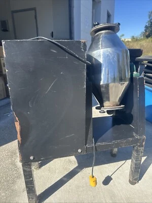 Batidora Doble Cono - Capacidad 5 Kg (5 Litros) - 125V 15A Foto 1 de 4