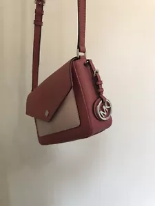 michael kors rosa umhängetasche einmal getragen nagelneuwertig  - Bild 1 von 7