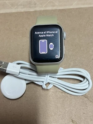 Apple Watch Series SE 1st Gen (GPS-LTE) 40mm Aluminum Sport band - Image 1 of 4