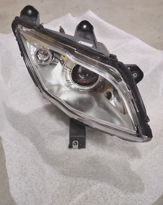 OEM BRP Can-Am Spyder RT Brand New Take Off HALOGEN HEADLIGHT "RIGHT" 710001385 - Image 1 of 4