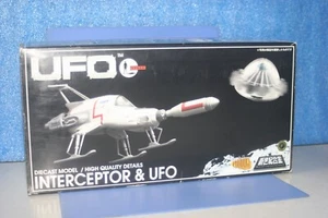 INTERCEPTOR y OVNI Gerry Anderson Aoshima JAPÓN - Imagen 1 de 9