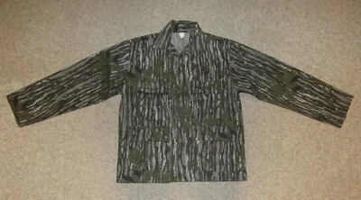Vintage Realtree brand Camouflage Four Pocket Sportsman's Hunting Shirt Medium - Image 1 of 4