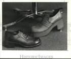 1973 photo de presse chaussures hommes talons hauts et plate-forme par Kinney - hpa18239