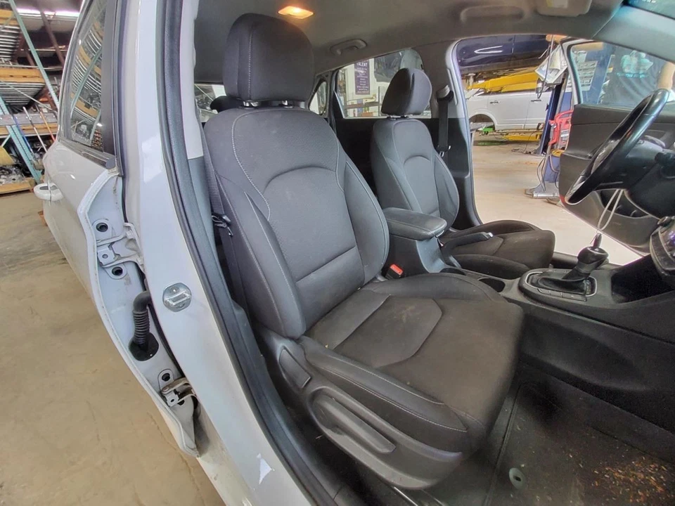 Passenger Front Seat Hatchback Bucket  Cloth Fits 18-20 ELANTRA 444119 Foto 1 de 1