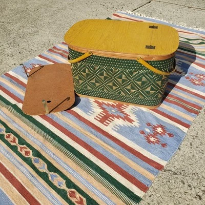 Винтажная корзина для пикника Hawkeye от Burlington с зеленым бриллиантовым плетеным узором - Изображение 1 из 4