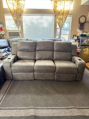 Sofá reclinable eléctrico de tela con mesa desplegable Foto 1 de 4