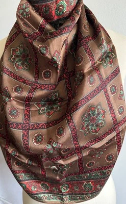 Cachecol feminino vintage marrom, verde, vermelho, preto floral geométrico 26,5” quadrado - Imagem 1 de 3