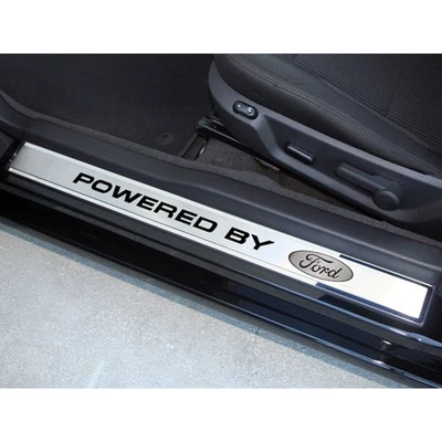 Kit de moldura de umbral de puerta grabado con láser 'Powered By' y Ford ovalado para Mustang 2010-2014 Foto 1 de 3