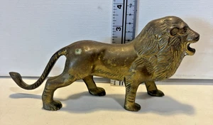 Estatuilla de león de latón vintage - Imagen 1 de 5