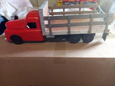 Metal Structo Custom Truck. Has custom oak bed with metal side racks - Image 1 of 4