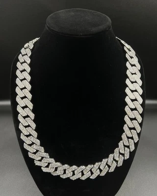 Cadena de eslabones cubanos Miami plateada moissanita VVS1 28” X 26,5 MM helada Foto 1 de 4