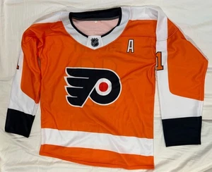 Travis Konecny Philadelphia Flyers Jersey Size Medium - Picture 1 of 3