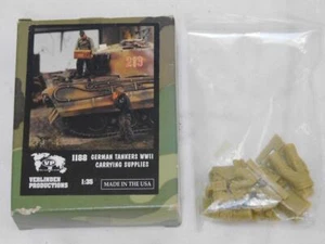 1/35 Verlinden German TANKERS WWII Carrying Supplies 2 Figures Resin Model Kit - Bild 1 von 1
