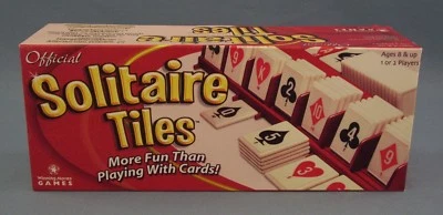 Juego de azulejos de solitario movimientos ganadores 3 formas de jugar edades 8+ uno o dos jugadores  Foto 1 de 4