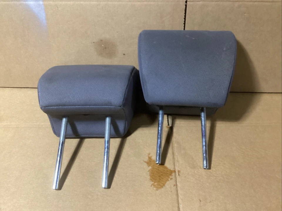 ONE 2007- 2008 Honda Element Front Seat Headrest Atlas LIGHT GRAY/ DARK GRAY - Image 1 of 1