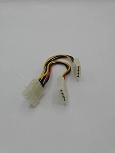 Cavo Sdoppiatore Molex Maschio 4pin a 2Molex Femmina 4pin alimentazione - Picture 1 of 2
