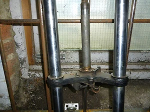 SUZUKI GS 425 YOKES - Picture 1 of 1
