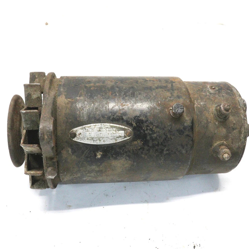 1952 OLDSMOBILE DELCO REMY ГЕНЕРАТОР CORE D/R # 110780 ДАТА КОД 1M10 ПЕРЕСТРАИВАЕМЫЙ - Изображение 1 из 4