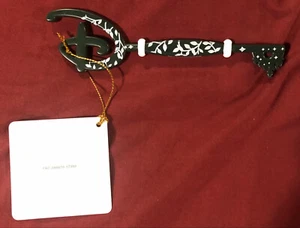 Disney Store Key OPENING CEREMONY Limited Edition w/ tags - SHIPS SAFE - Picture 1 of 1