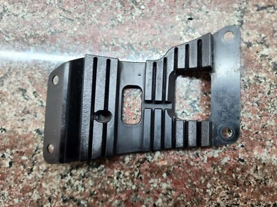 Placa de cubierta del cárter Yamaha YZF-R1 R1M 2015-2020 OEM 2CR-15113-00 Foto 1 de 3