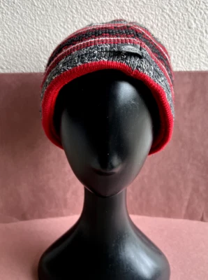 Черепаховый мех шапочка вязаный красный геометрический узор с кисточкой сделано в Вермонте - Изображение 1 из 4