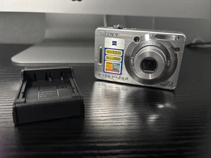 Sony Cyber-shot DSC-W55 7.2MP 3X Optical Zoom Digital Camera Silver - Picture 1 of 6