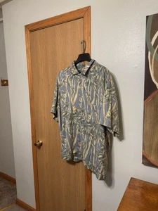 Camisa Jamaica Jaxx XXL con estampado floral 100 % seda manga corta botón delantero - Usada en Excelente Condición - Imagen 1 de 4