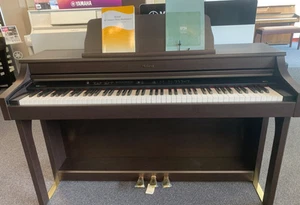 Roland HP204 digital piano great condition inc warranty + professional delivery - Picture 1 of 7