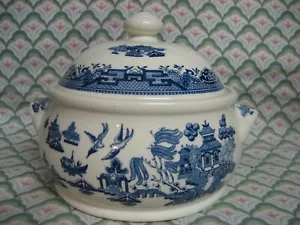 Churchill BLUE WILLOW Covered Vegetable Bowl / Tureen Serving Dish England Lot A - Picture 1 of 8