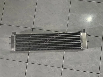 Auxiliary oil cooler radiator for BMW F10 M5 F06 F12 F13 G15 G16 17212284260 - Image 1 of 4