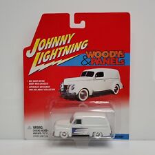 1955 Ford Panel Delivery 2002 Johnny Lightning Custom Woodys & Panels 1 64