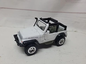 Maisto 1:35 2003 Jeep Wrangler Rubicon White Diecast T3 - Picture 1 of 5