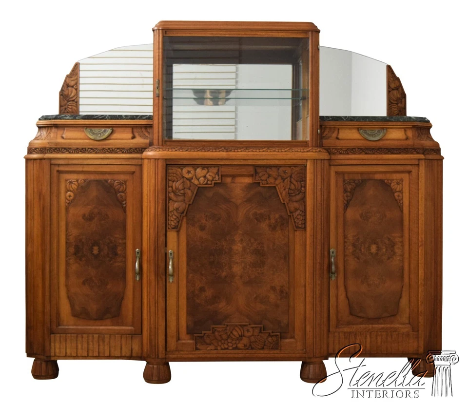 F65553EC: Aparador de exhibición francés Art Deco de nogal Foto 1 de 4