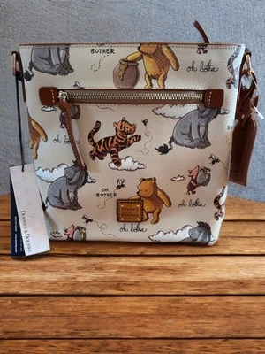 Bolso Bandolera 2020 Disney Parks Dooney & Bourke Winnie The Pooh Nuevo Actual Foto 1 de 4