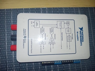 Dispositivo de instrumentación para estudiantes myDAQ de National Instruments Foto 1 de 3