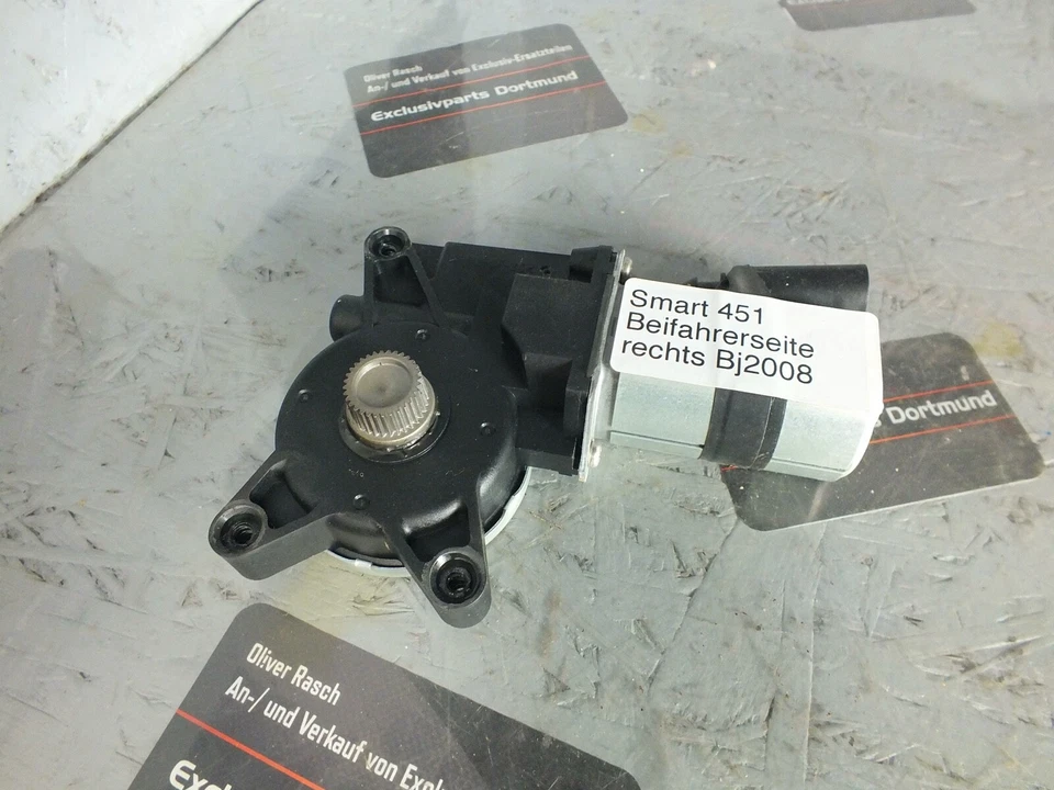 Smart 451 porta passeggero destra motore alzacristalli A4517200846 - Immagine 1 di 1