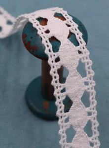 5m Französische Antike Klöppel Spitzenborte Baumwolle Dentelle du Puy en Velay Vintage - Bild 1 von 9