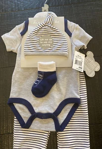 Brand New, Baby Essentials four-piece set. Baby Outfit, Socks, Hoodie Included - Picture 1 of 5