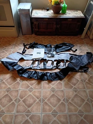 JEEP CHEROKEE / COMANCHE FRONT END BRA / COVER BRAND NEW PART # 82-201-025 - Image 1 of 2