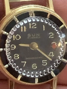 Schöne drehbare optische Lünette Damen SONNE Damen Vintage Armbanduhr - 17 Jewels - Bild 1 von 14