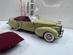 1/24  FRANKLIN MINT 1940 Packard Darrin Yellow *NEEDS CLEANING - Picture 1 of 19